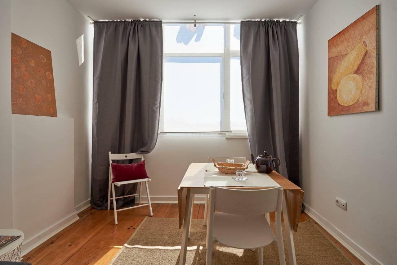 Apartamento Charming Em Belem-books And Canvas